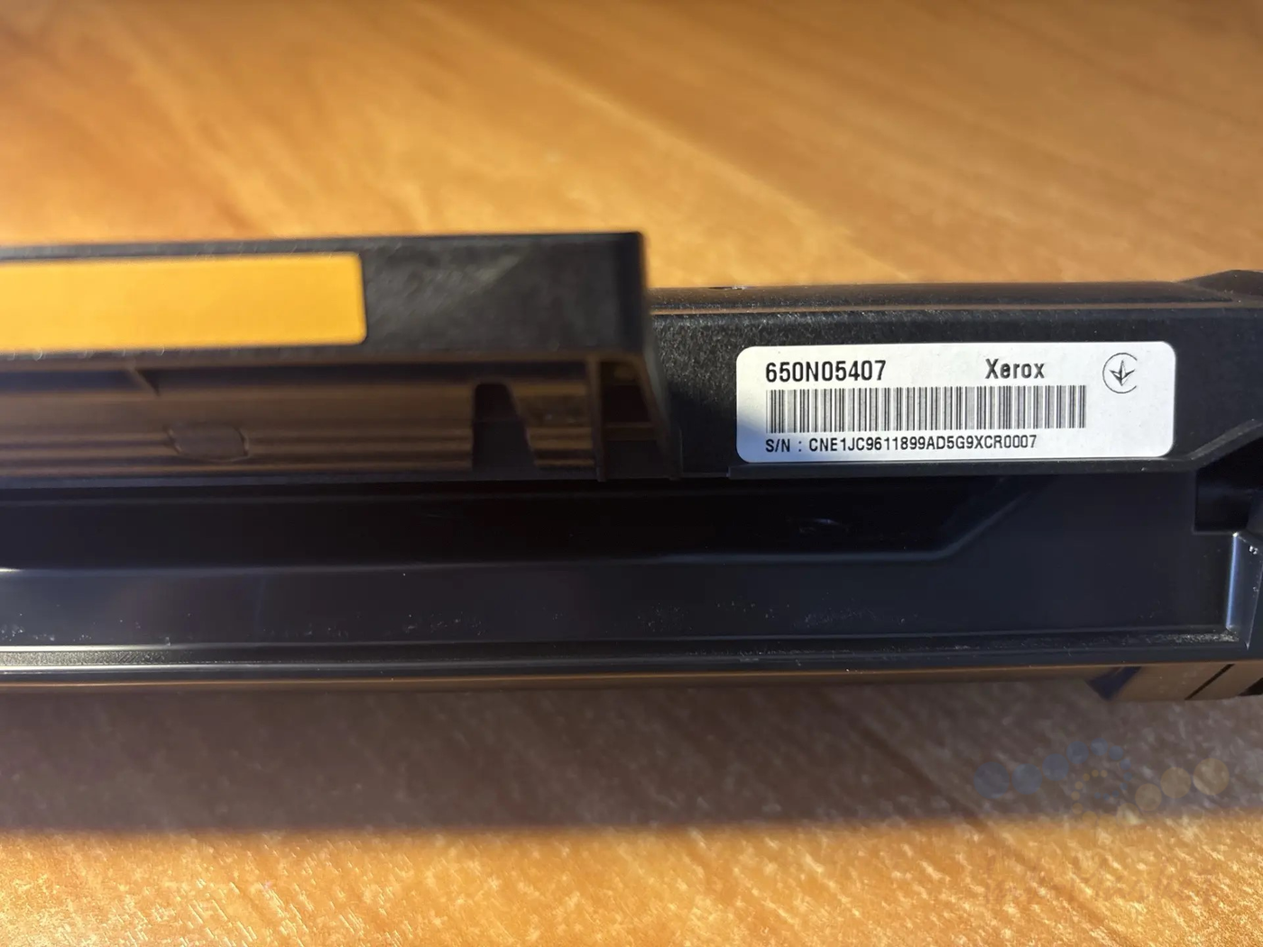 Наклейка с артикулом 650N05407 под ручкой картриджа Xerox